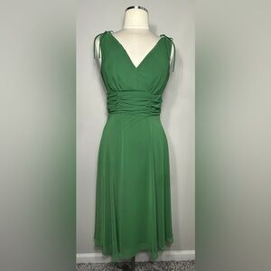 Connected Apparel Green Ruched Midi Dress – Size 8